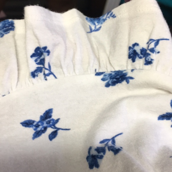 Cropped Ruffle Top - Picture 2 of 2